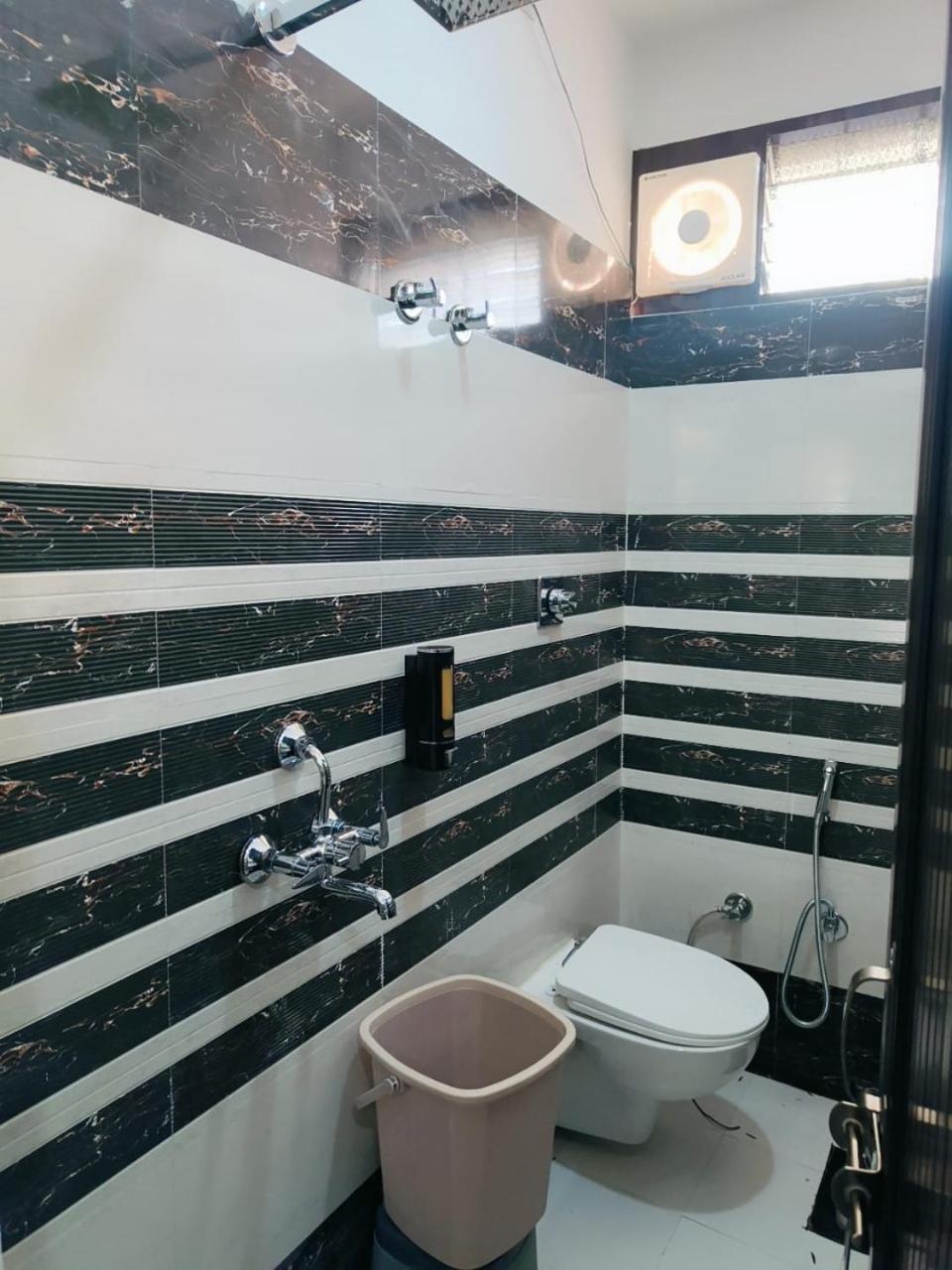 Nandi Retreat Homestay Varanasi Esterno foto